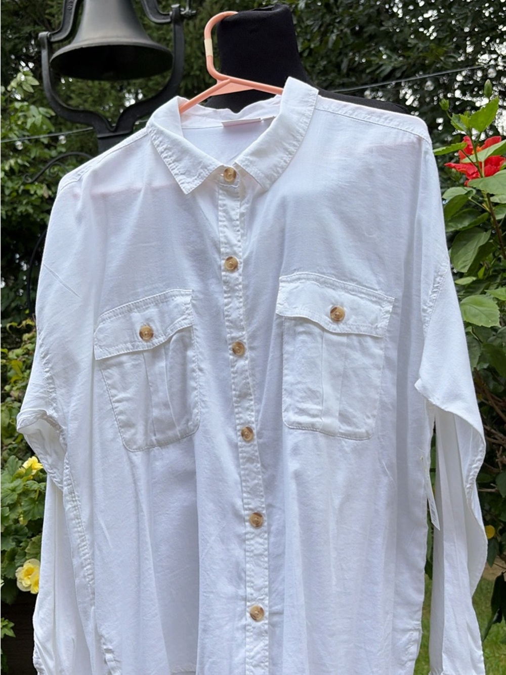 Kohl's White Women's Button-Down Shirt with Chest Pockets and Tan Buttons